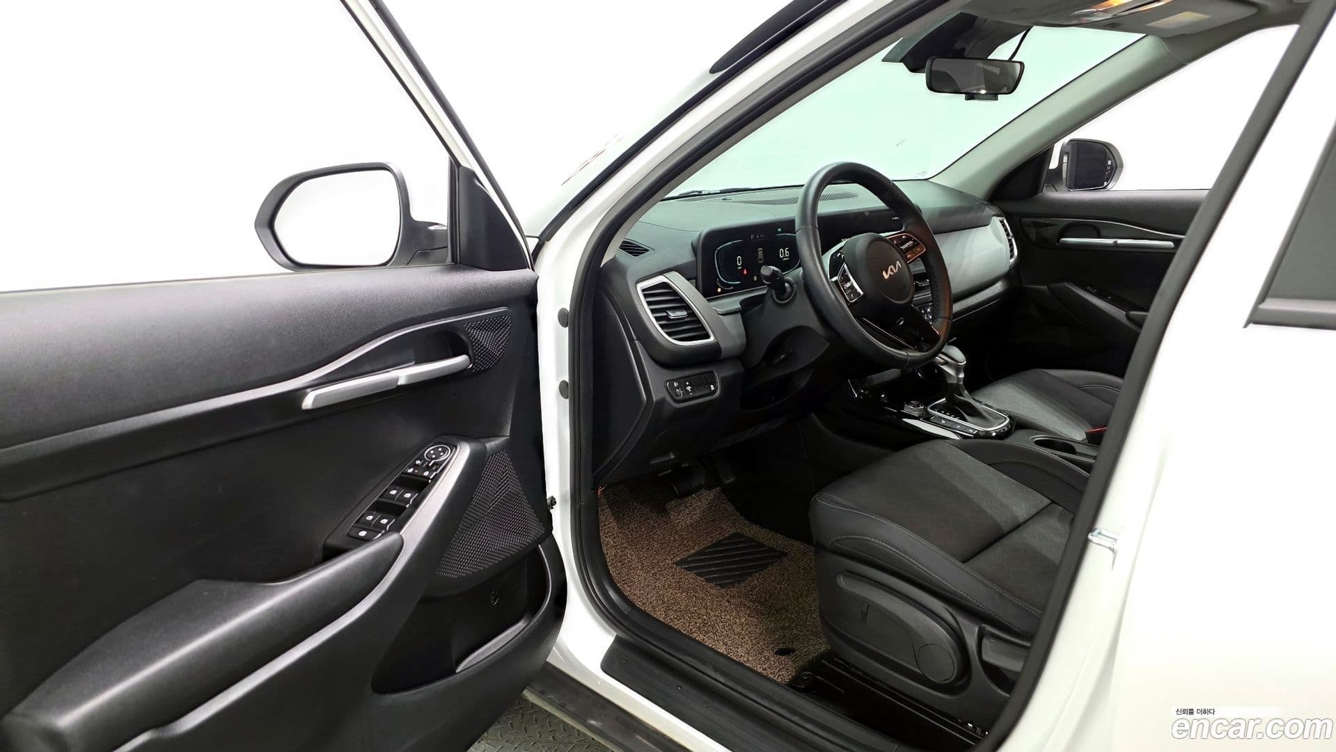 Main__Slider__Photo:Seltos Kia 2025.3-9