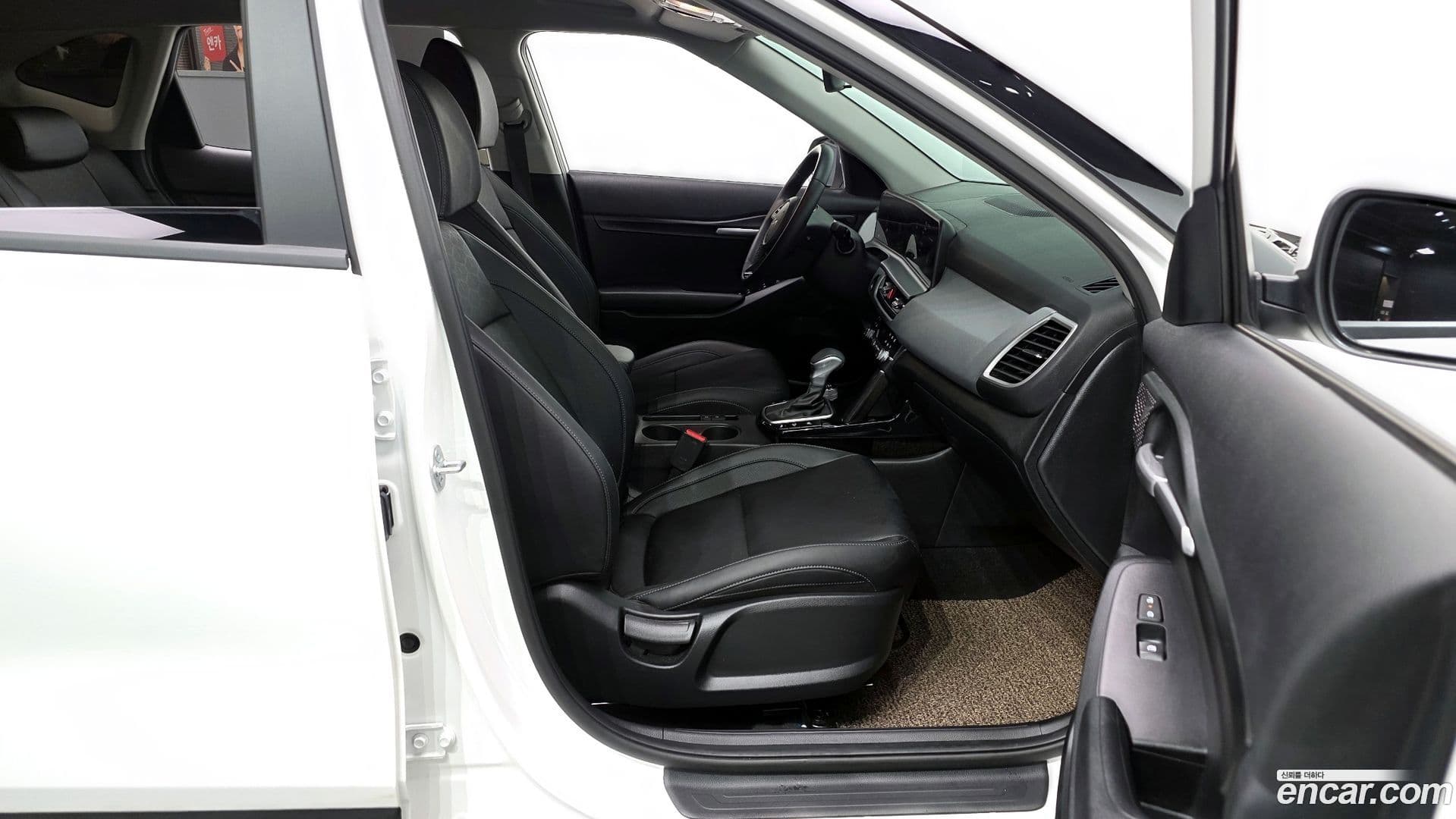 Main__Slider__Photo:Seltos Kia 2025.3-10