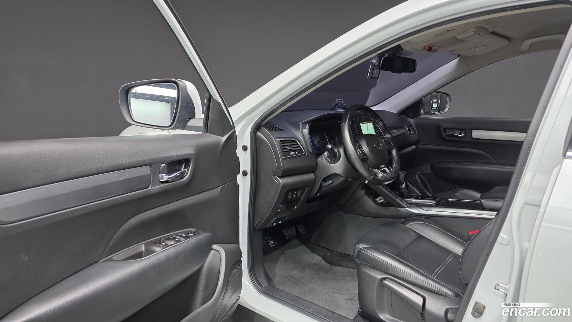 Main__Slider__Photo:QM6 Renault-KoreaSamsung 2020.7-9