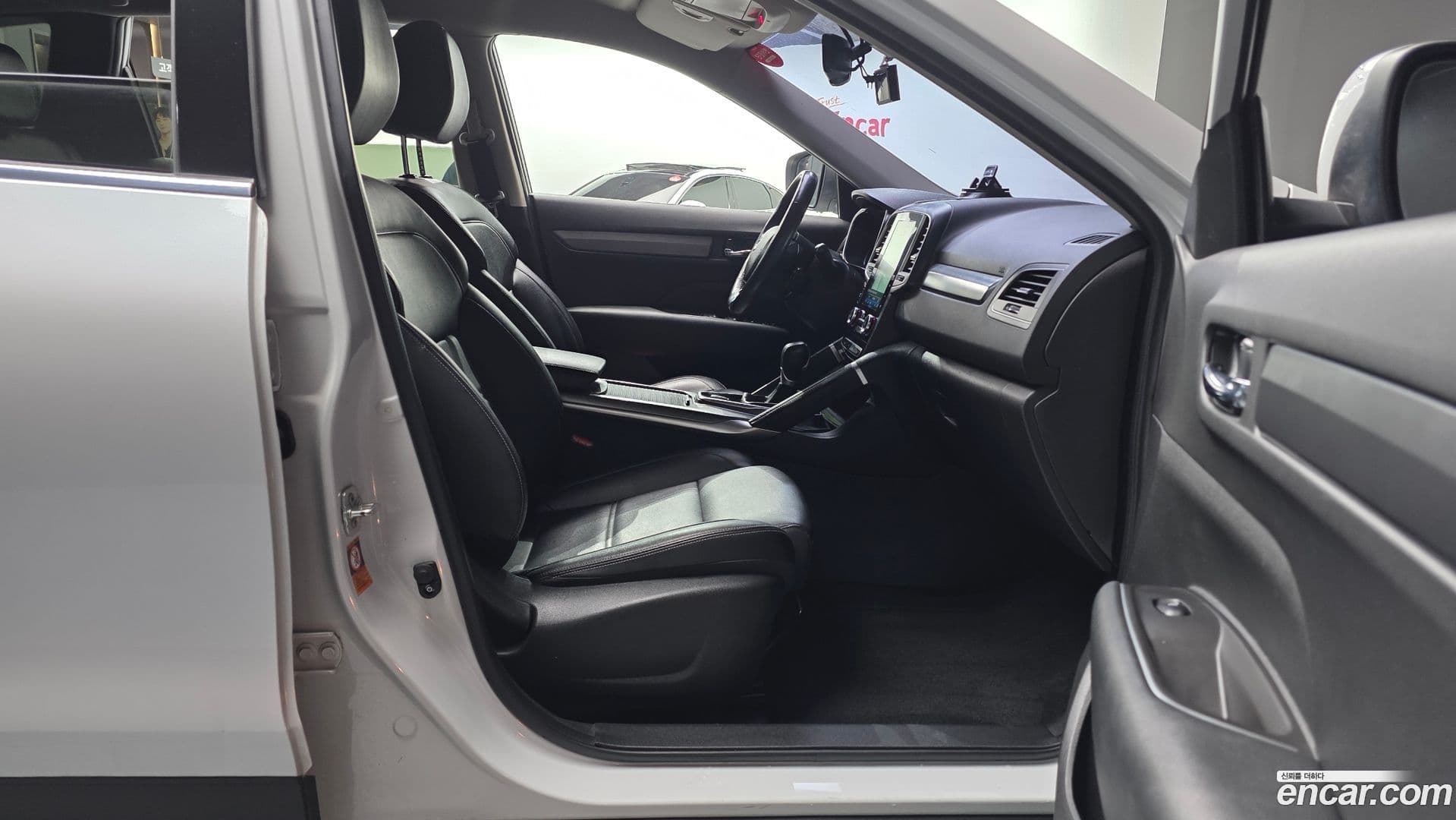 Main__Slider__Photo:QM6 Renault-KoreaSamsung 2020.7-10