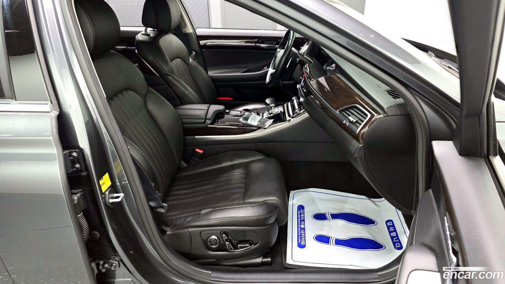 Main__Slider__Photo:EQ900 Genesis 2017.4-11