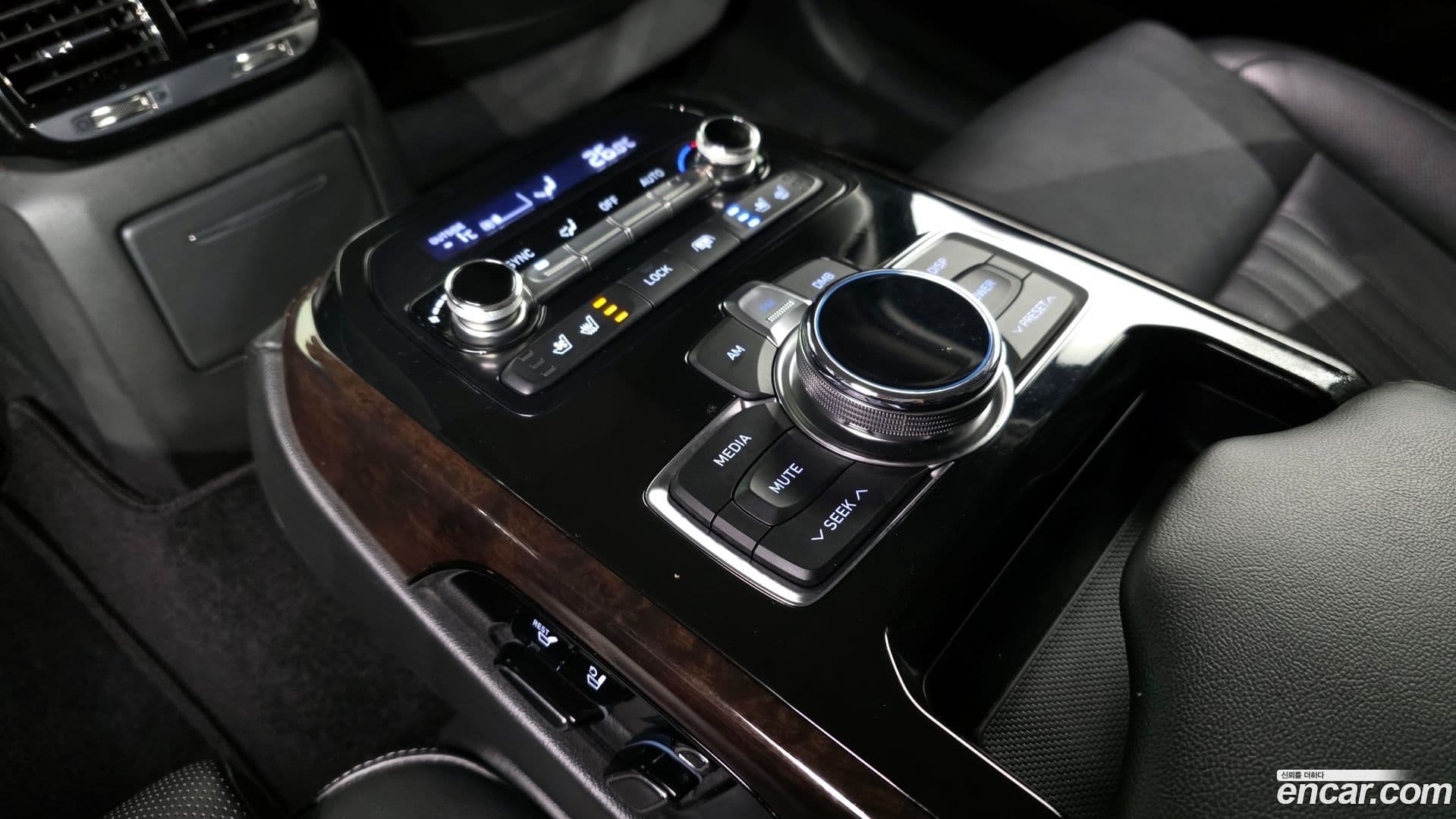 Main__Slider__Photo:EQ900 Genesis 2017.4-18