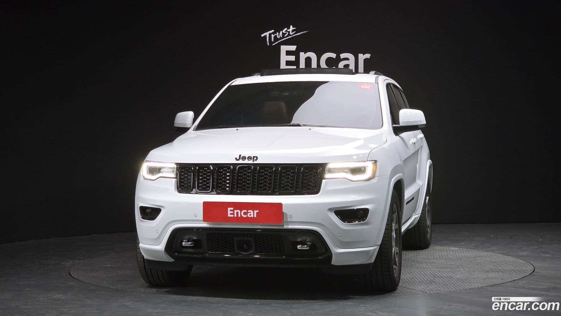 Main__Slider__Photo:Cherokee Jeep 2021.3-2