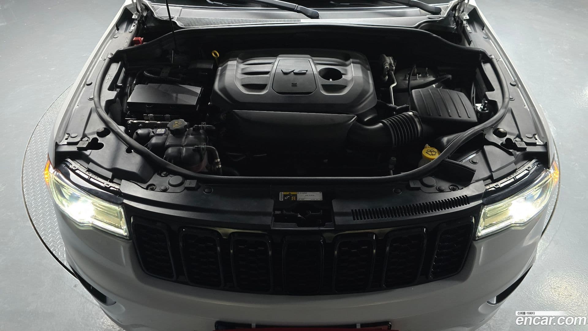 Main__Slider__Photo:Cherokee Jeep 2021.3-5