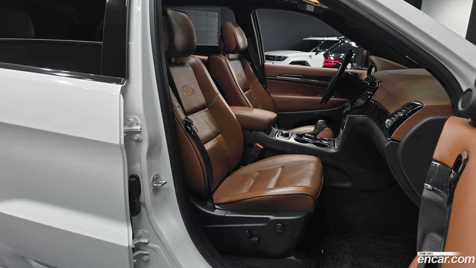 Cherokee Jeep 2021.3-INNER-010