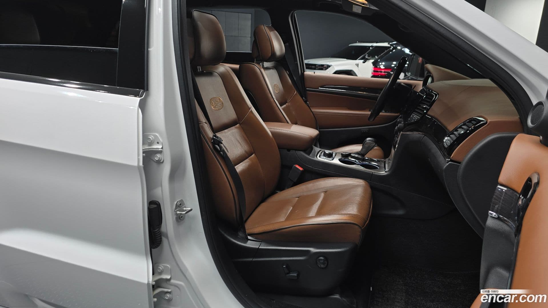 Main__Slider__Photo:Cherokee Jeep 2021.3-9