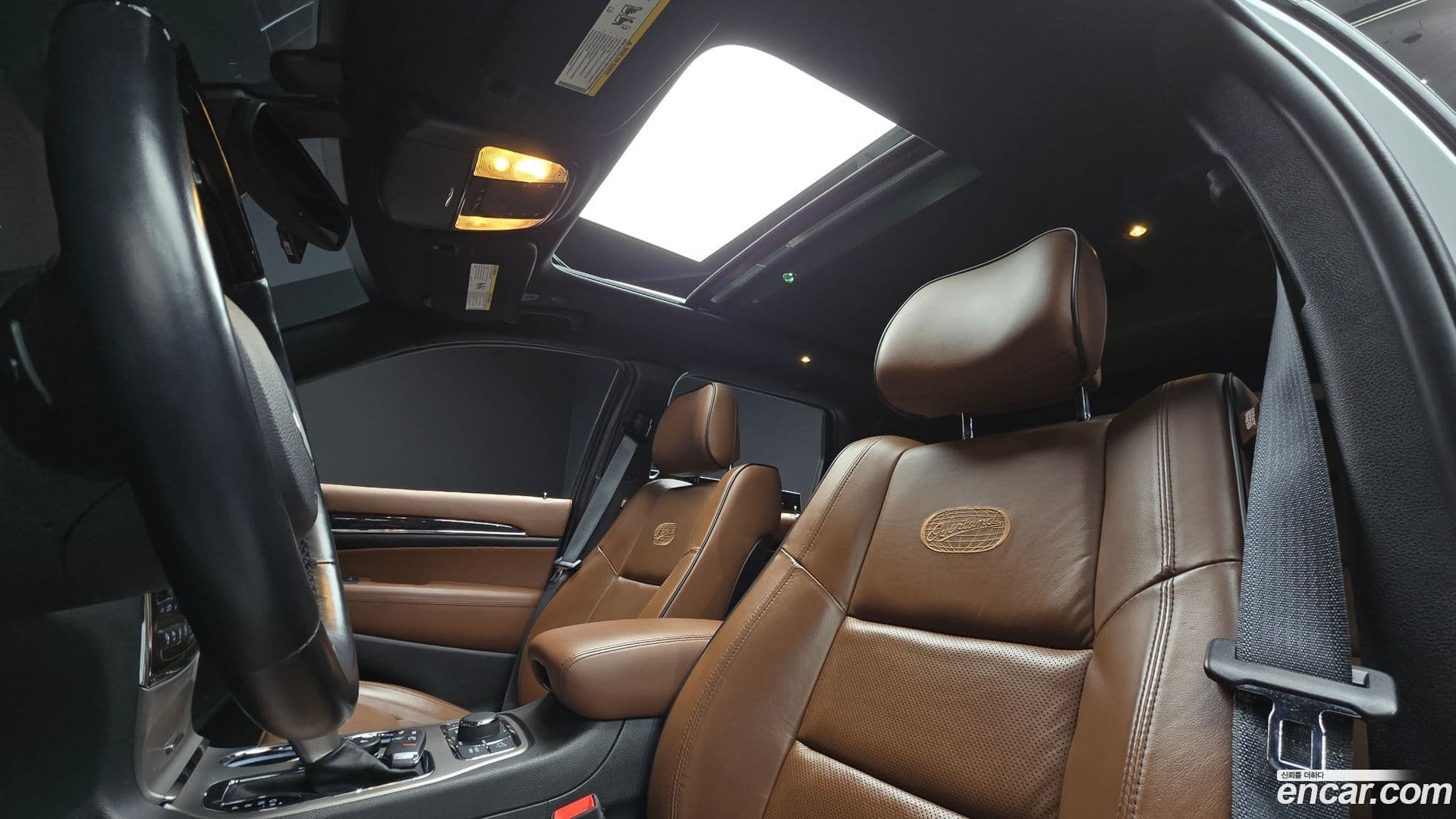 Main__Slider__Photo:Cherokee Jeep 2021.3-18