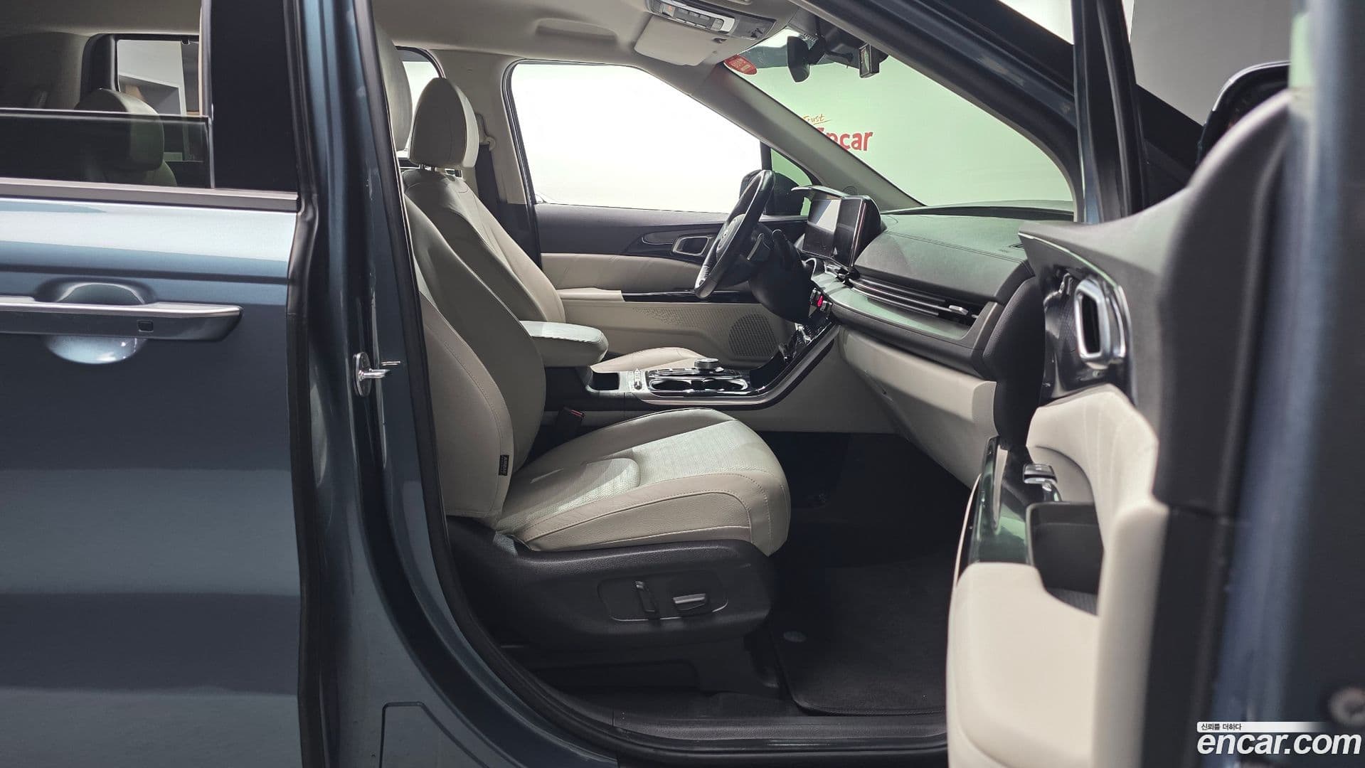 Main__Slider__Photo:Canival Kia 2020.9-10