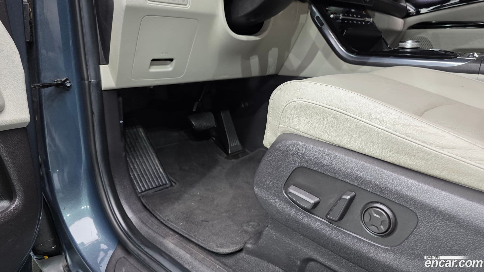 Main__Slider__Photo:Canival Kia 2020.9-17