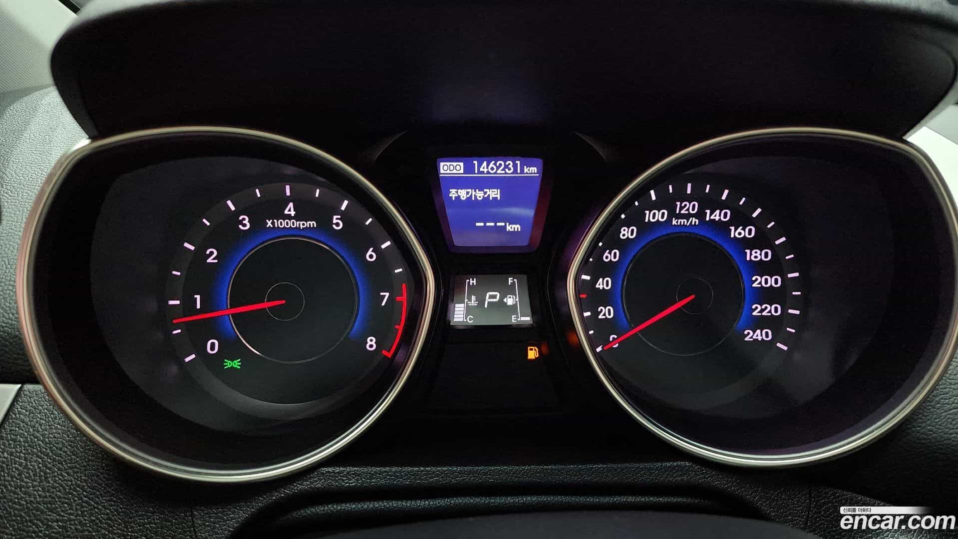 AVANTE Hyundai 2012.2-INNER-008