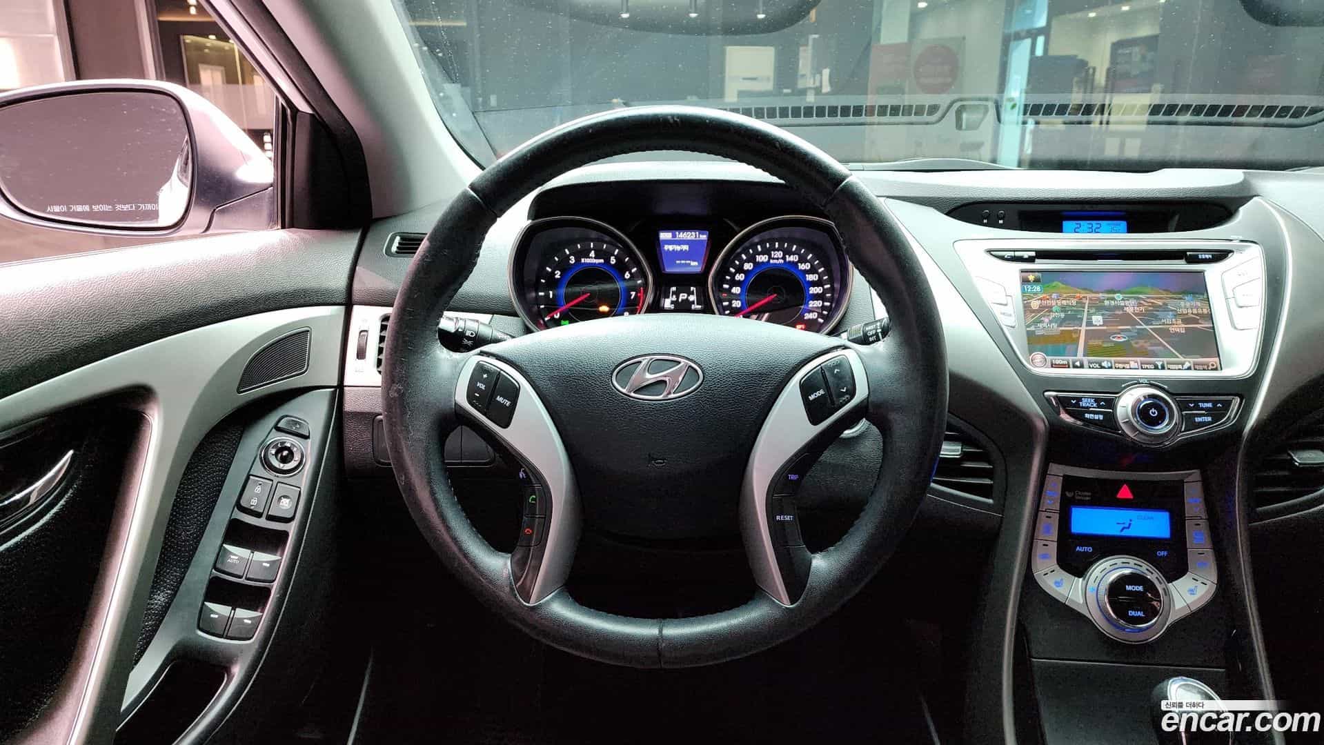 AVANTE Hyundai 2012.2-OPTION-018
