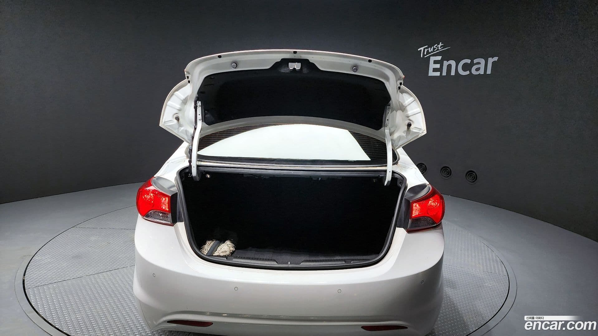 Main__Slider__Photo:AVANTE Hyundai 2012.2-19