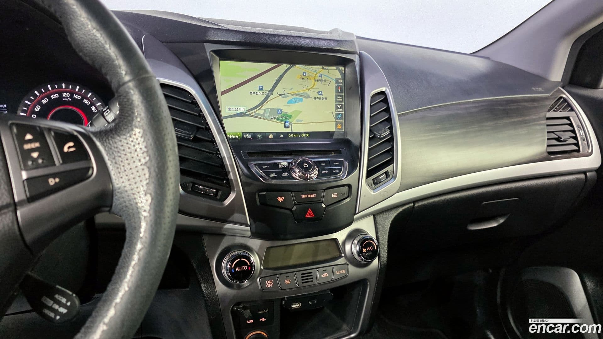 Main__Slider__Photo:KORANDO KG_Mobility_Ssangyong 2015.11-13