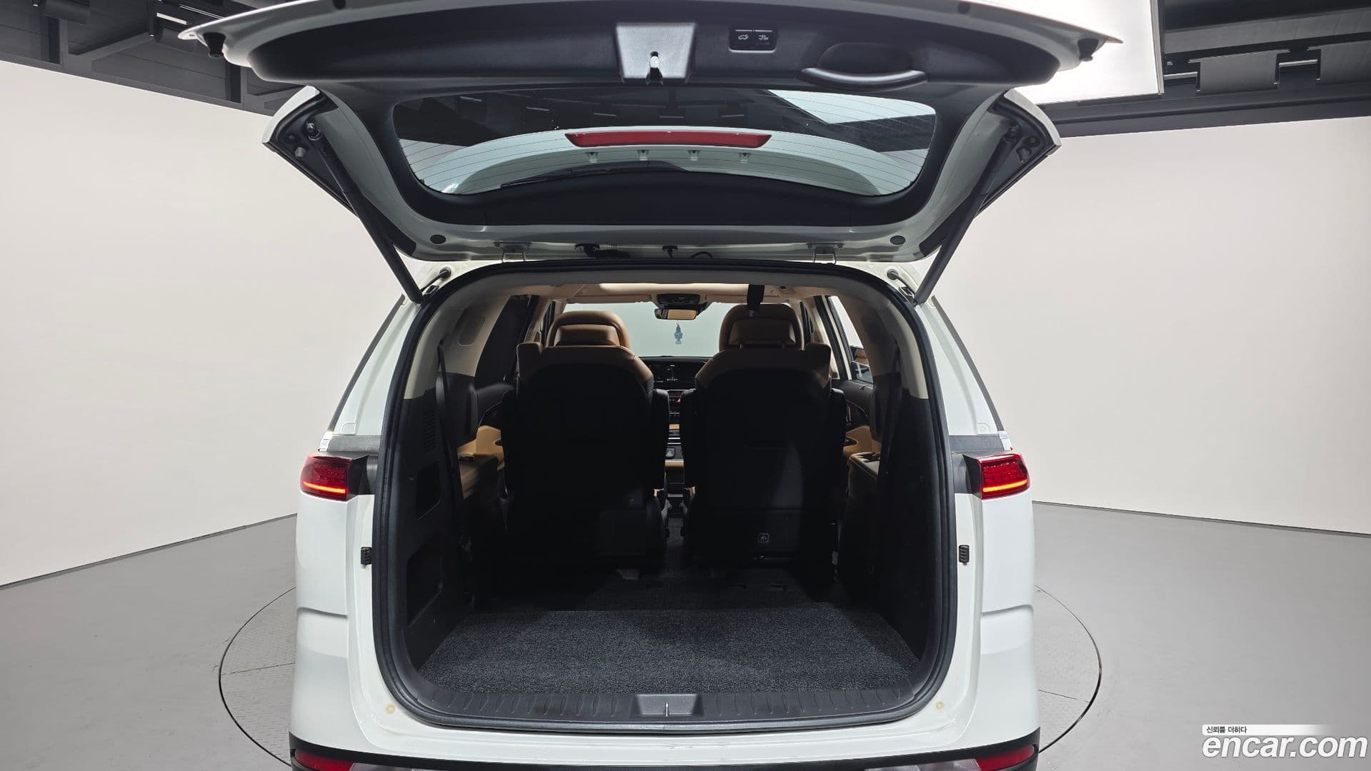 Main__Slider__Photo:Canival Kia 2020.8-19