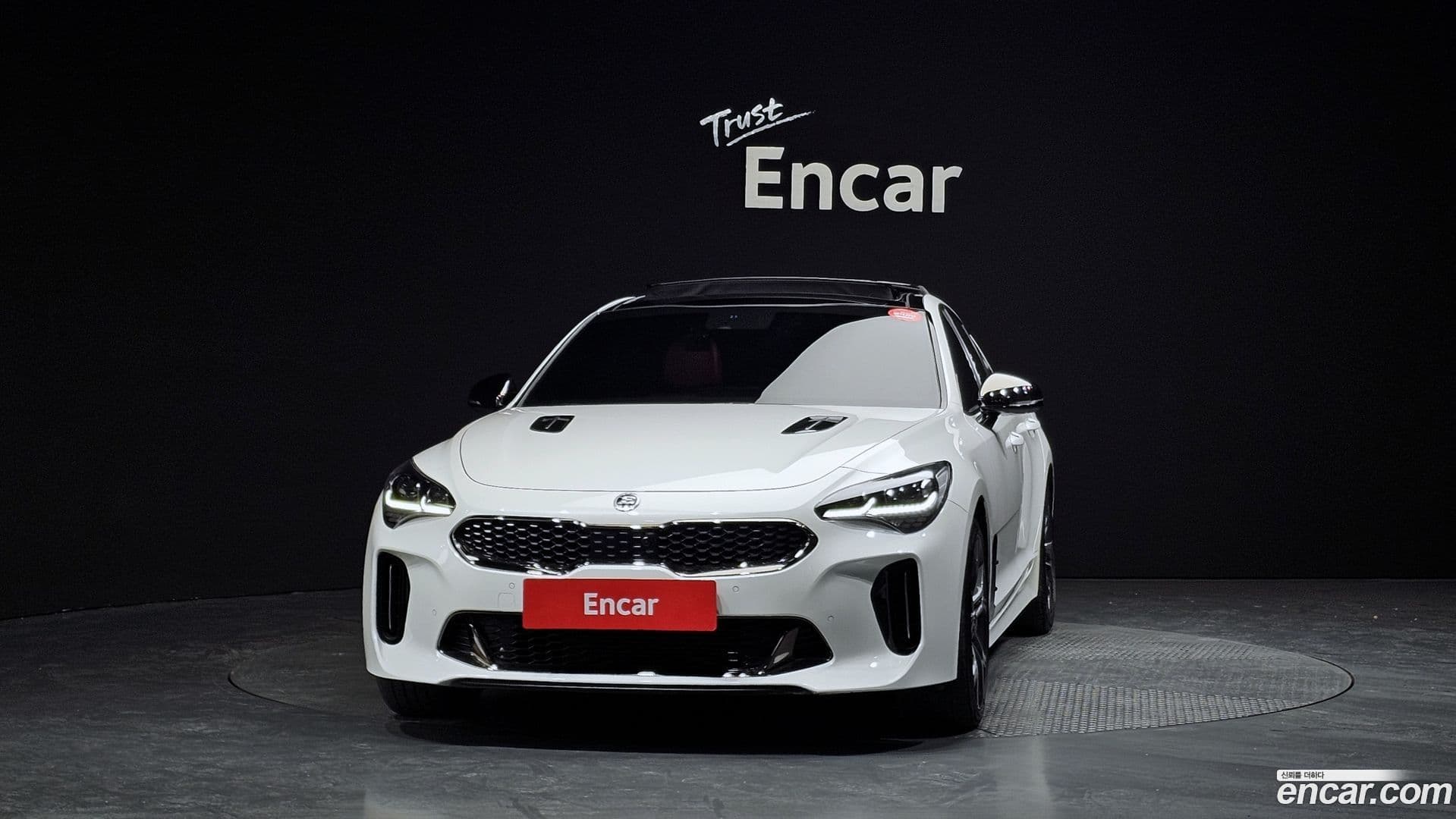 Main__Slider__Photo:Stinger Kia 2020.6-2