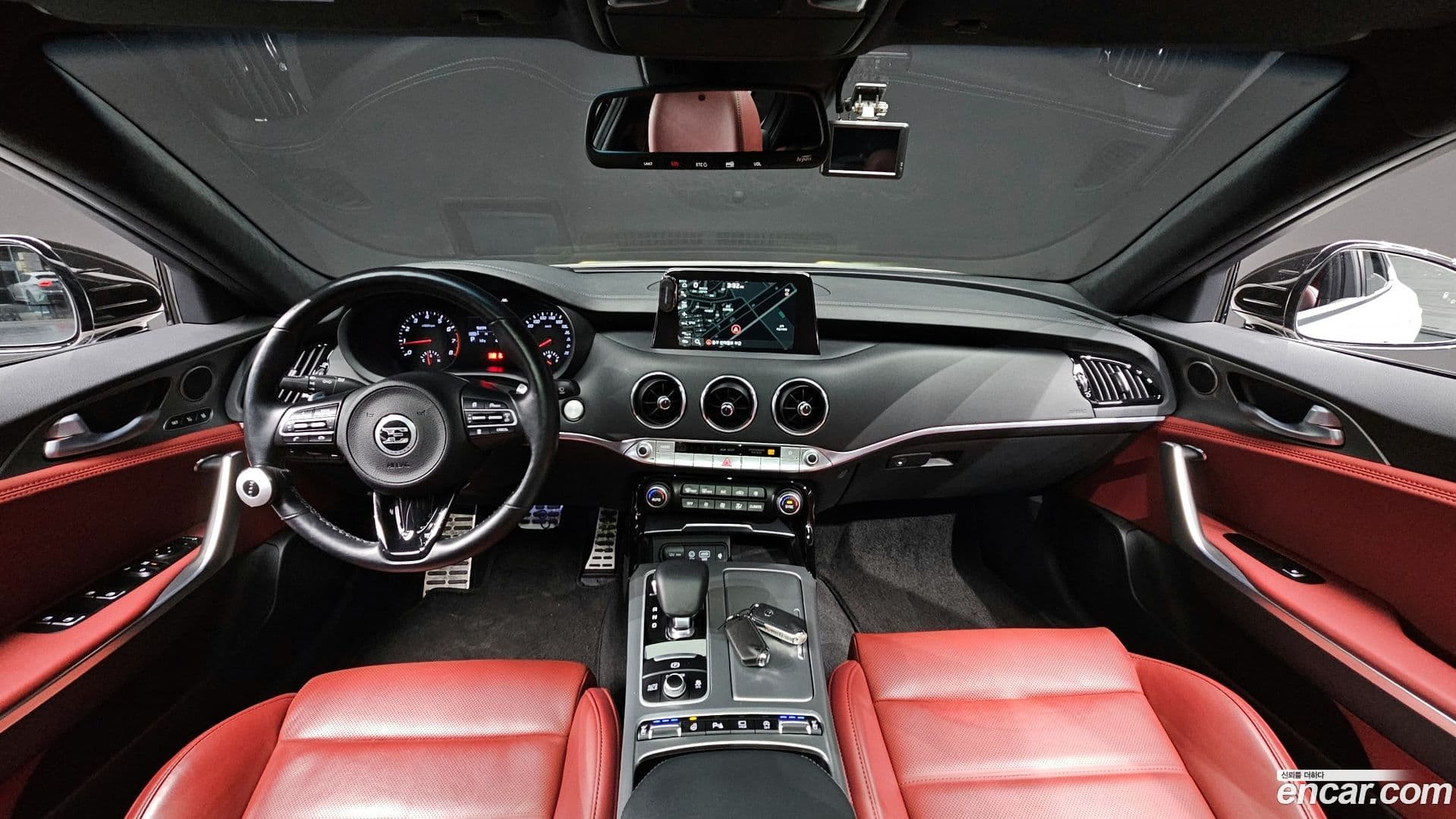 Main__Slider__Photo:Stinger Kia 2020.6-6