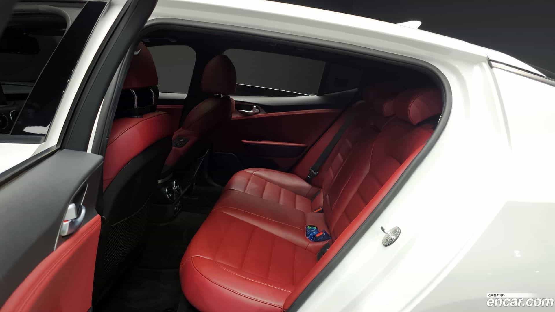 Stinger Kia 2020.6-OPTION-016