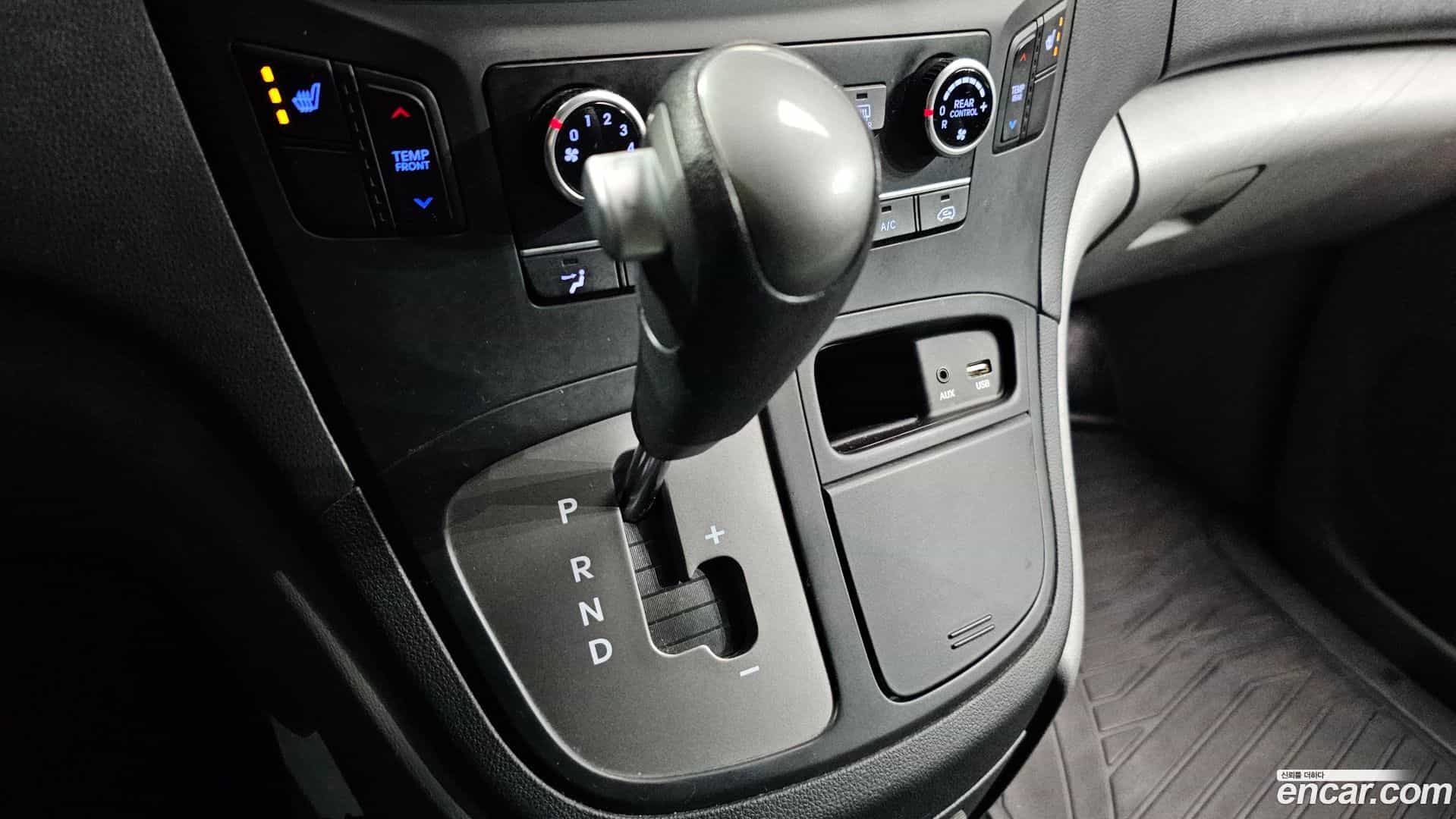 Starex Hyundai 2018.11-INNER-009