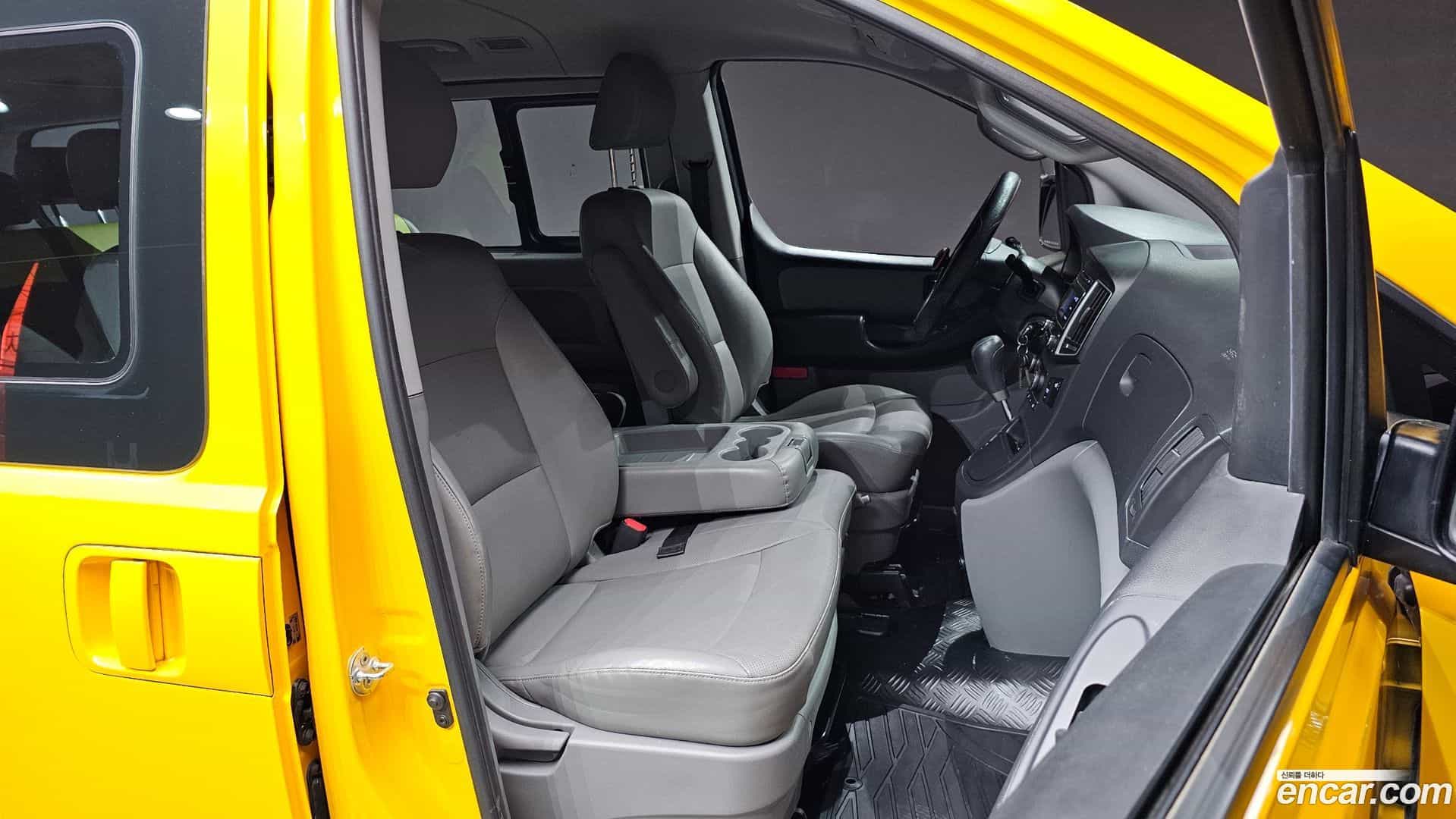 Starex Hyundai 2018.11-INNER-010