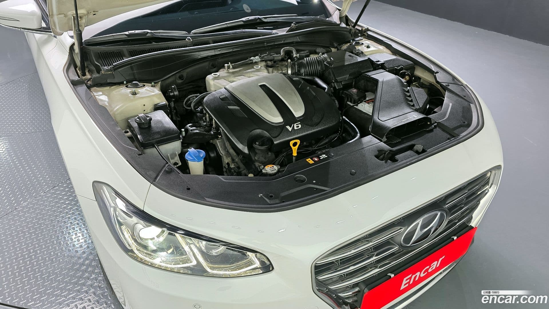 Main__Slider__Photo:Grandeur Hyundai 2017.5-5