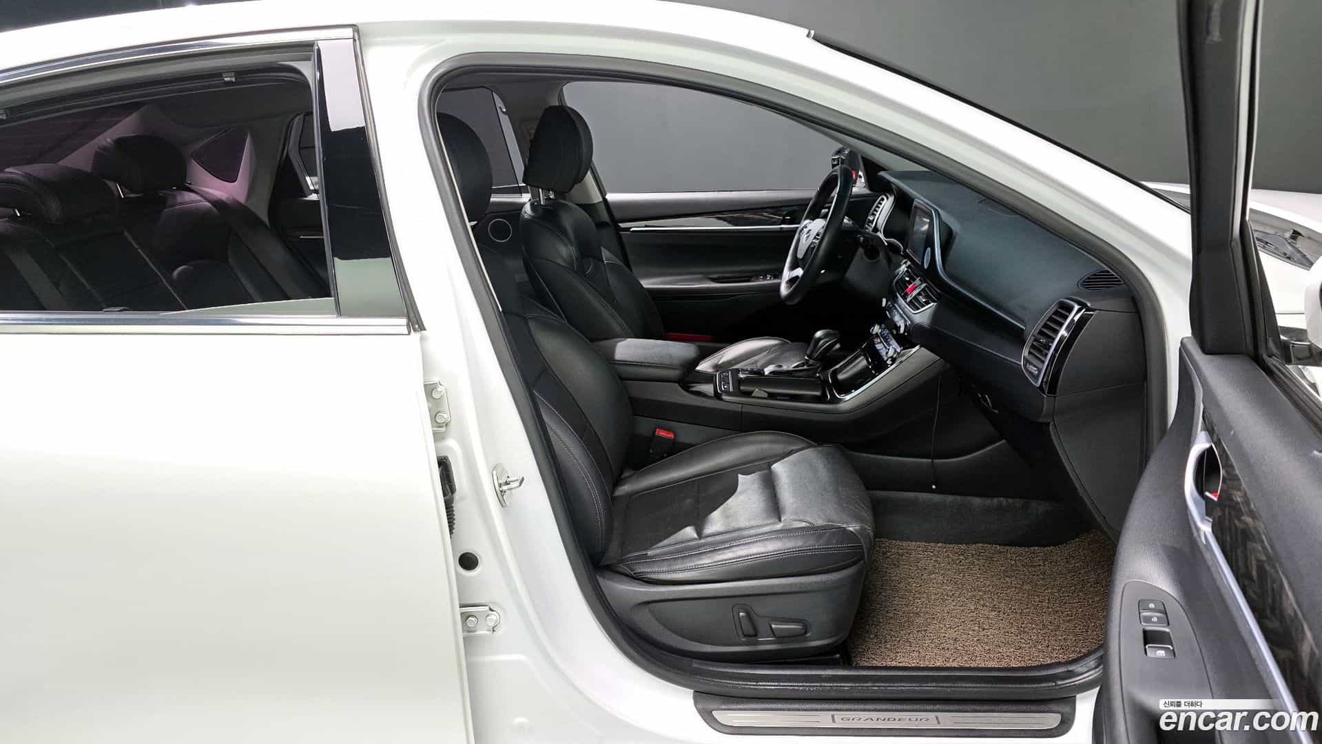 Grandeur Hyundai 2017.5-INNER-010