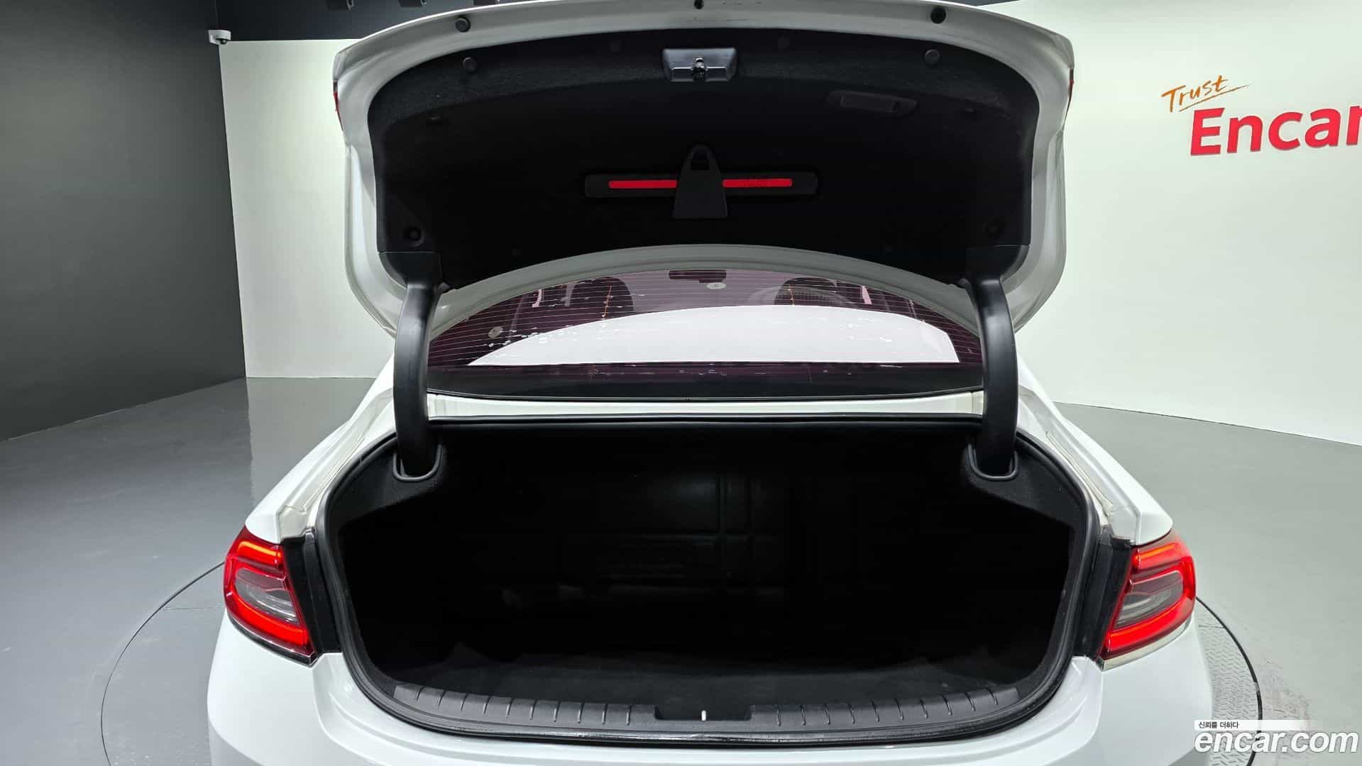 Grandeur Hyundai 2017.5-OPTION-024