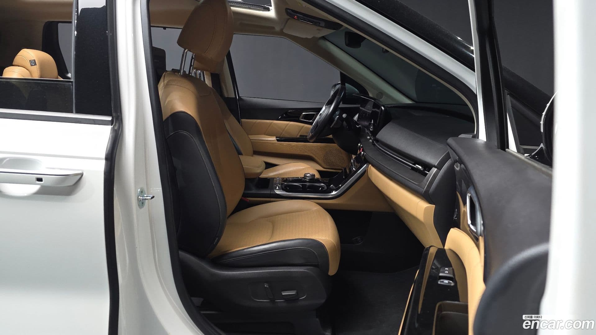 Main__Slider__Photo:Canival Kia 2021.2-10