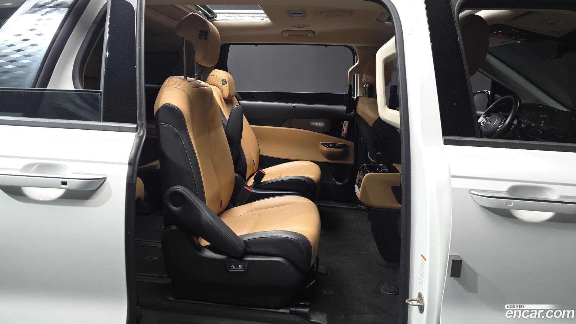 Main__Slider__Photo:Canival Kia 2021.2-11