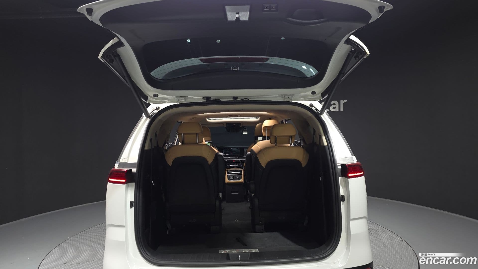 Main__Slider__Photo:Canival Kia 2021.2-19