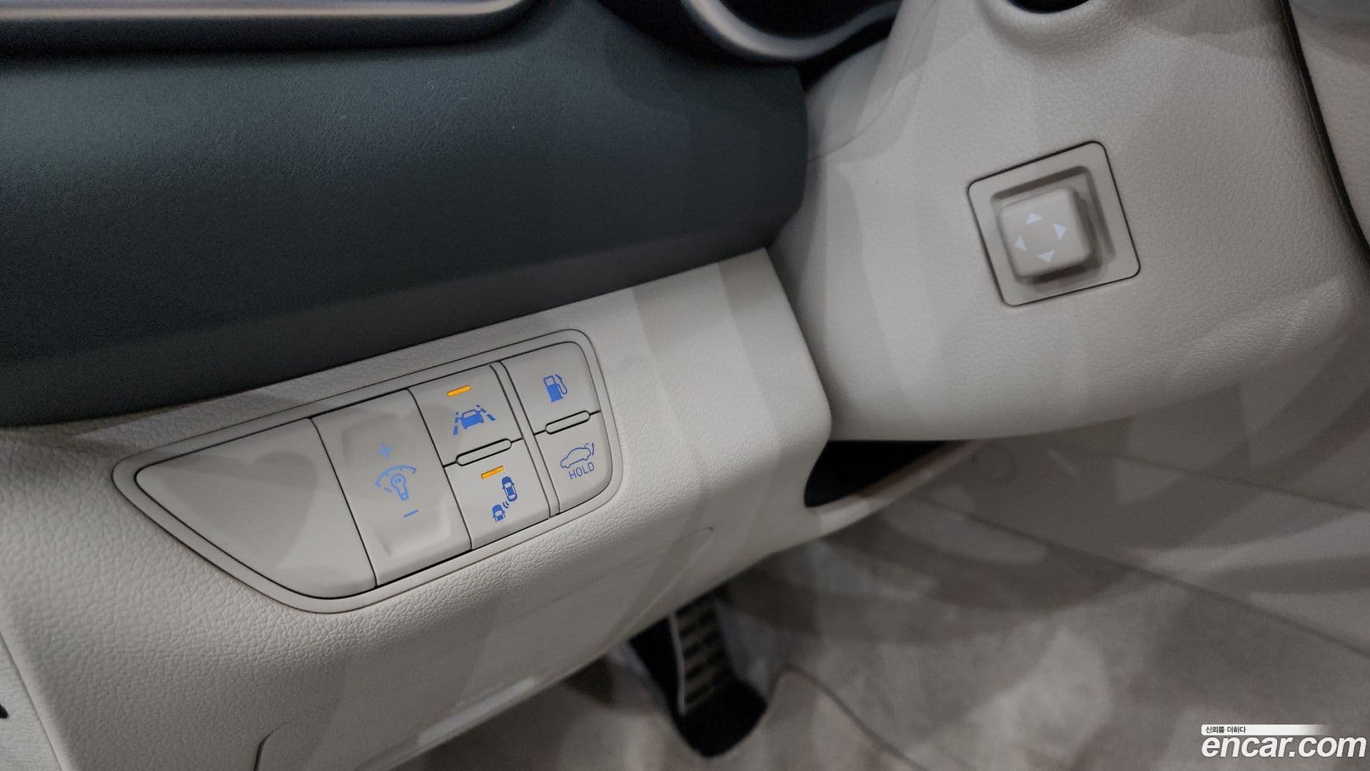 Main__Slider__Photo:G70 Genesis 2019.5-15