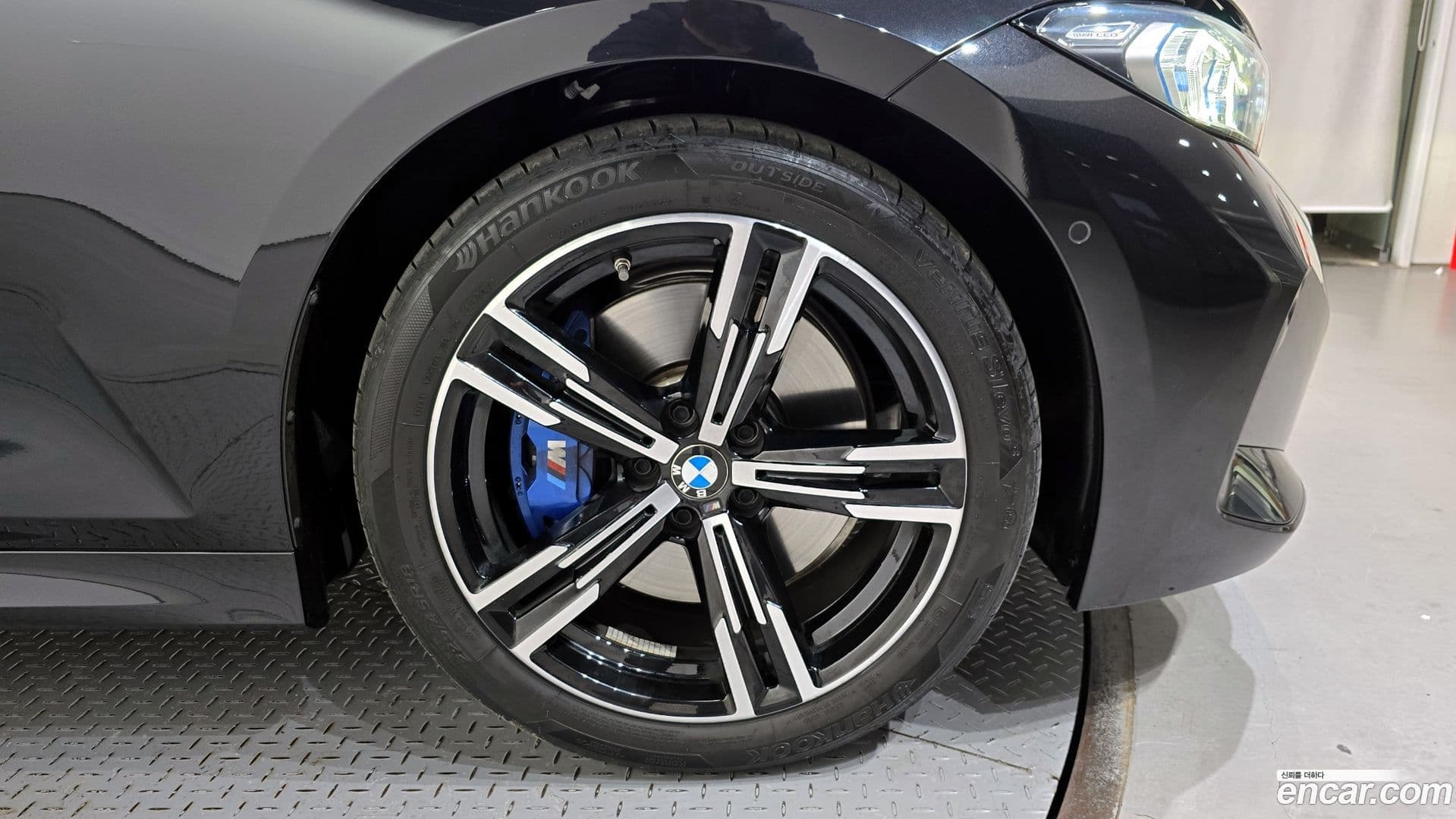 Main__Slider__Photo:3-Series BMW 2024.10-4