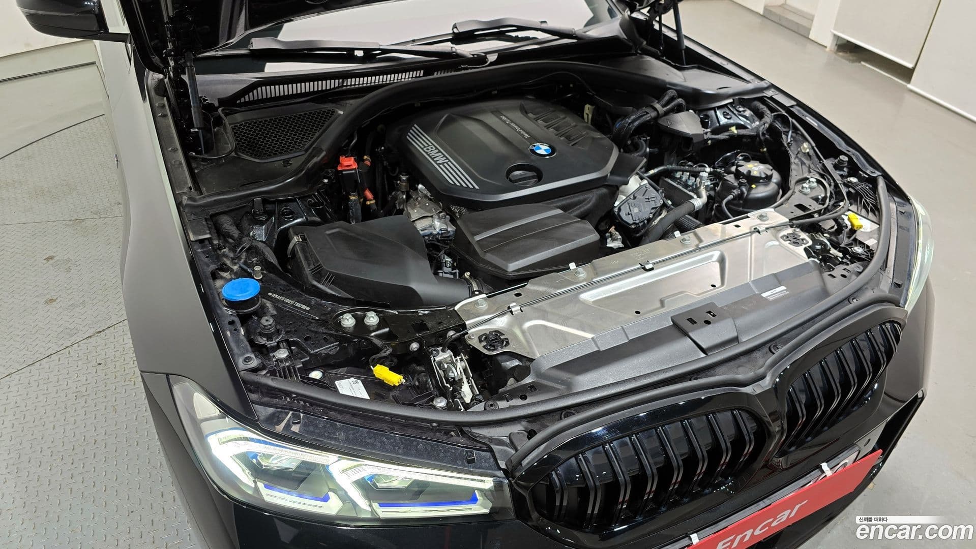 Main__Slider__Photo:3-Series BMW 2024.10-5