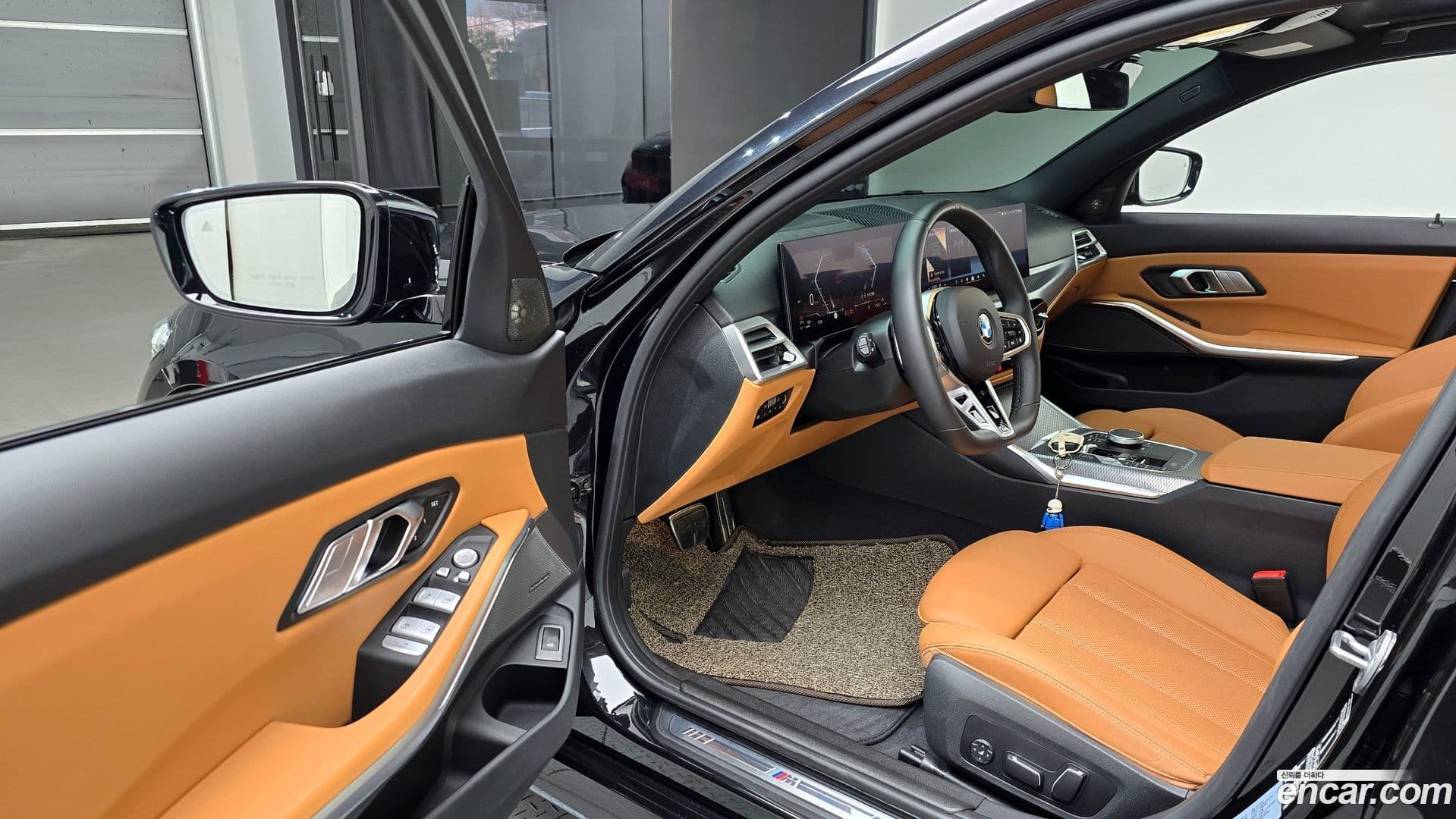 Main__Slider__Photo:3-Series BMW 2024.10-10