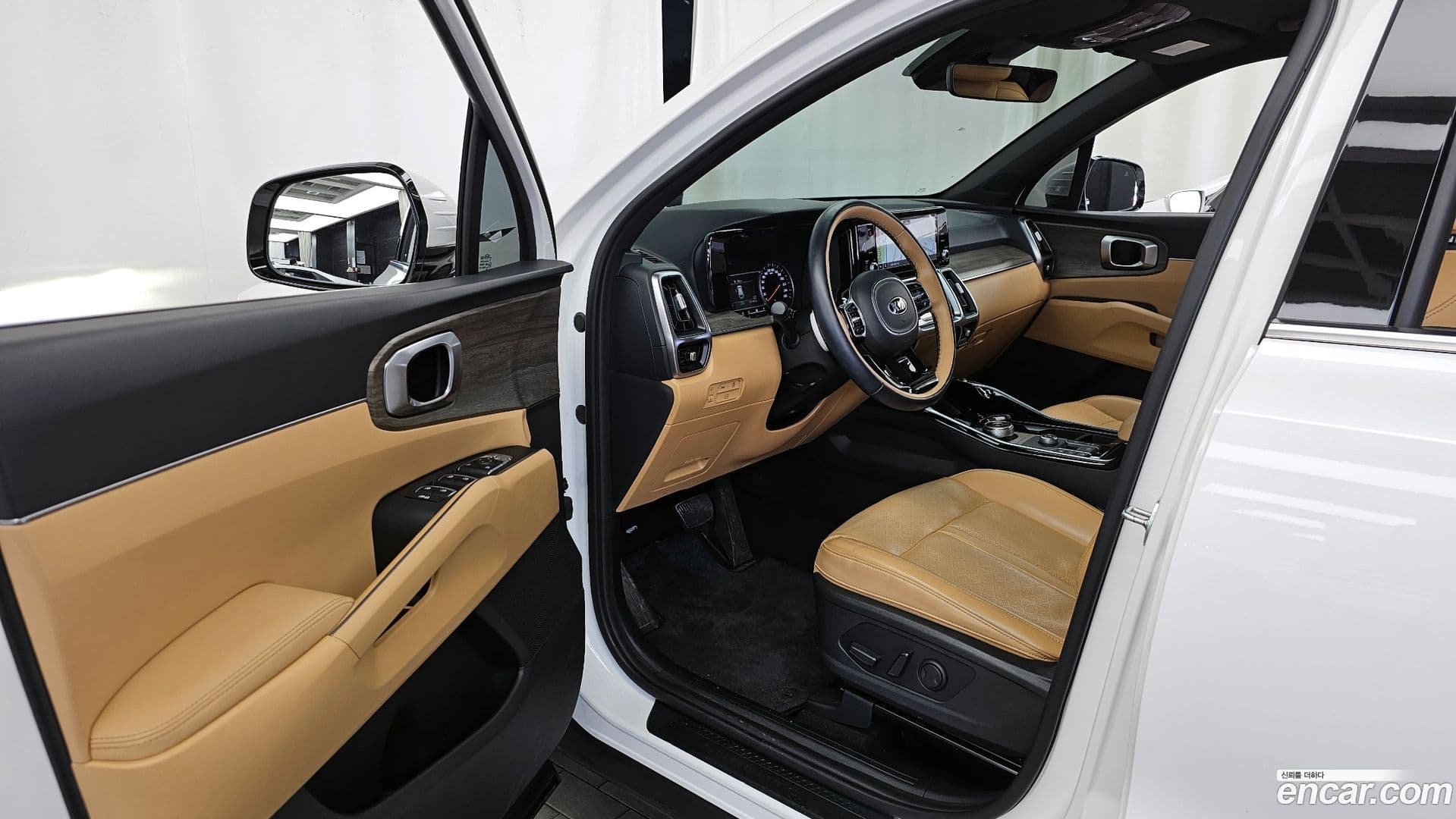 Main__Slider__Photo:Sorento Kia 2020.8-9