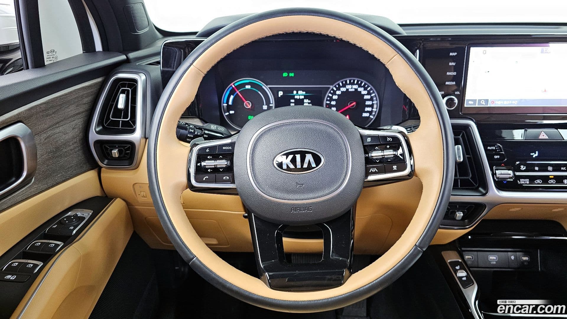 Main__Slider__Photo:Sorento Kia 2020.8-12