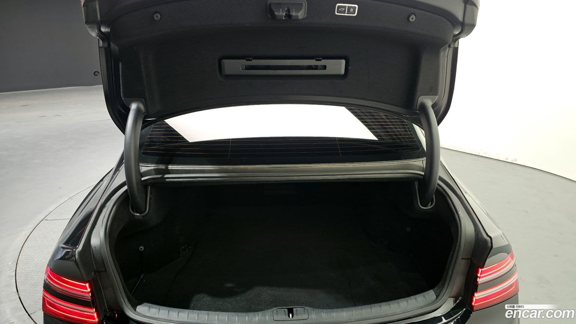 Main__Slider__Photo:G80 Genesis 2021.1-19