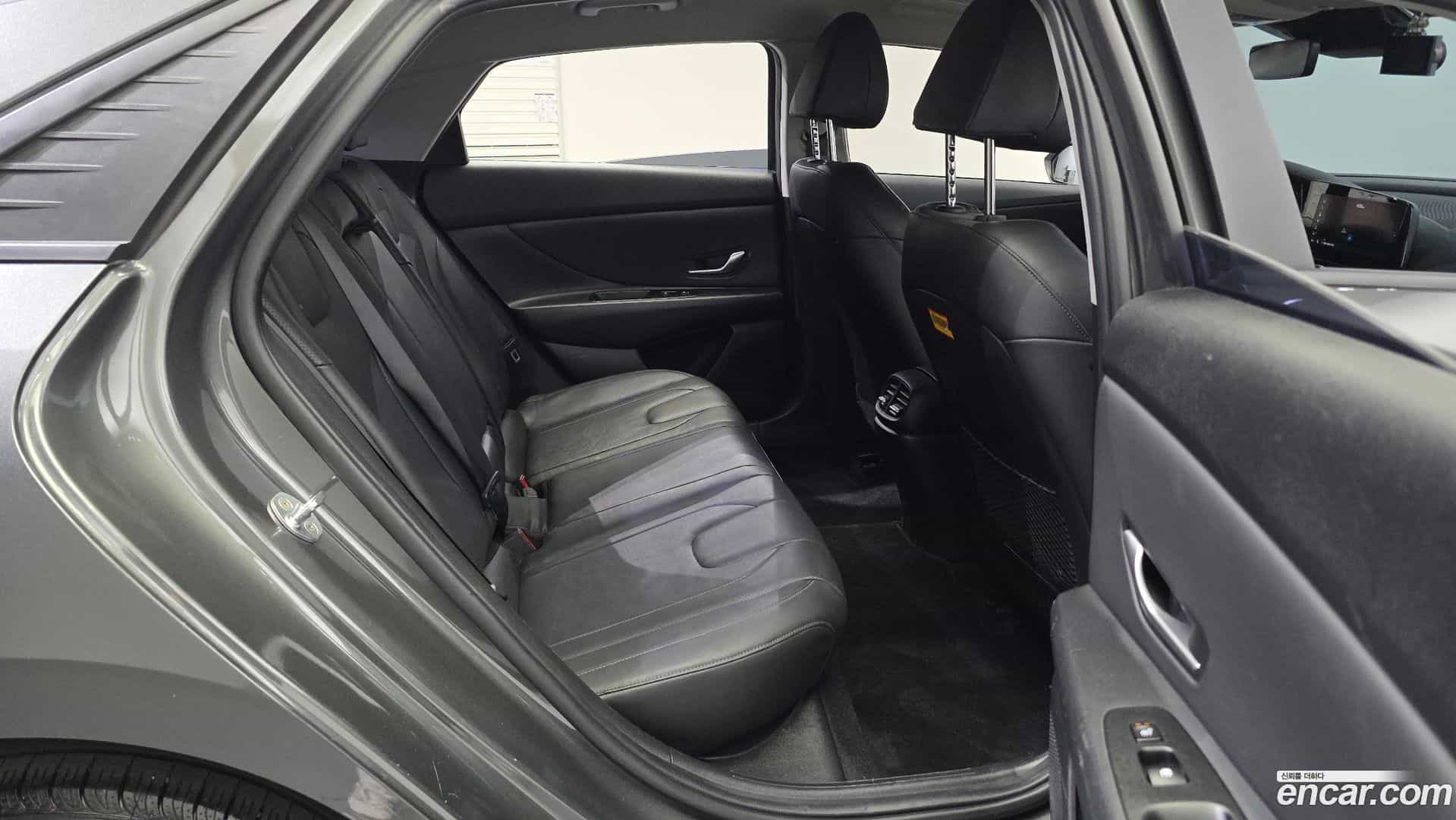 AVANTE Hyundai 2022.4-OPTION-016