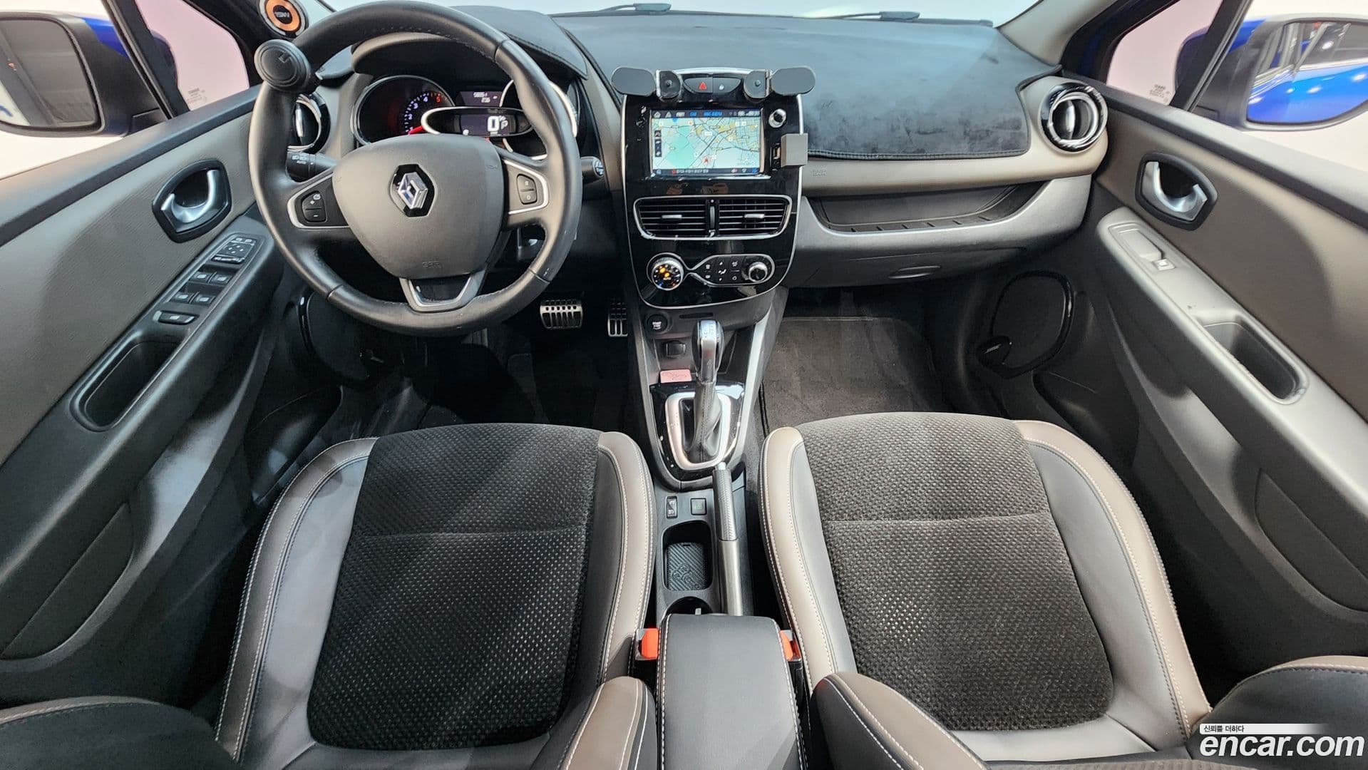 Main__Slider__Photo:Cilo Renault-KoreaSamsung 2018.8-6