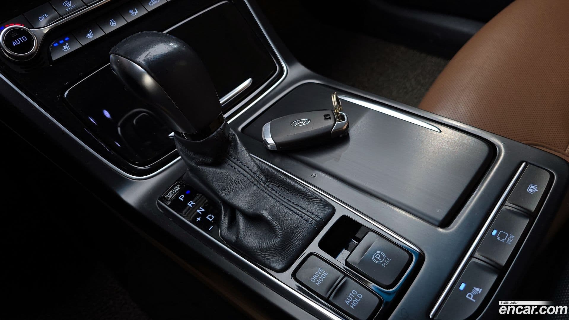 Main__Slider__Photo:Grandeur Hyundai 2019.3-8