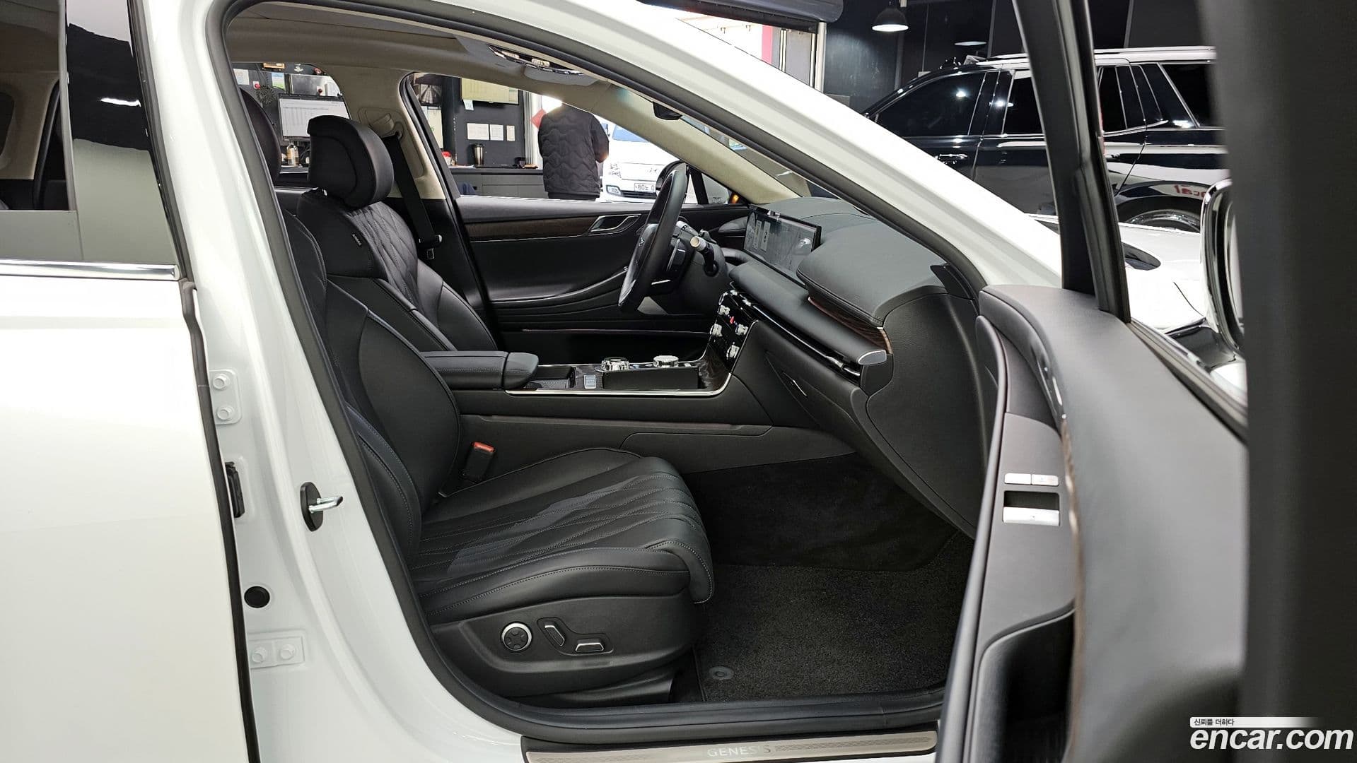 Main__Slider__Photo:G80 Genesis 2024.6-10