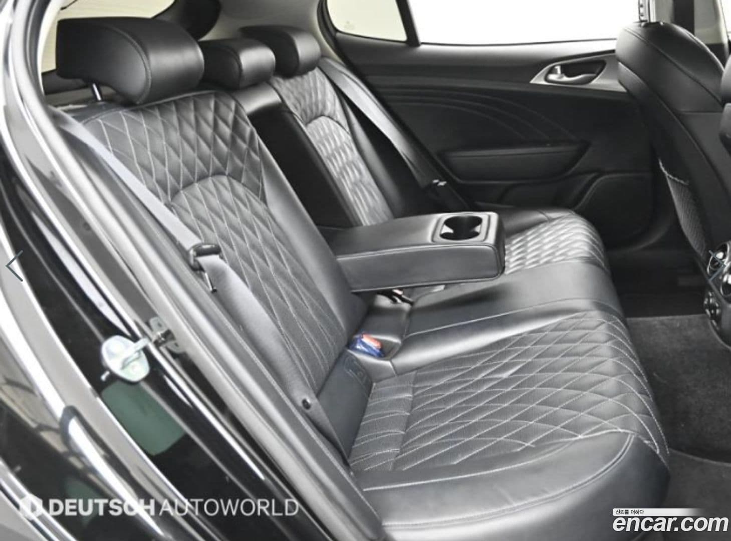 Main__Slider__Photo:Stinger Kia 2021.2-11