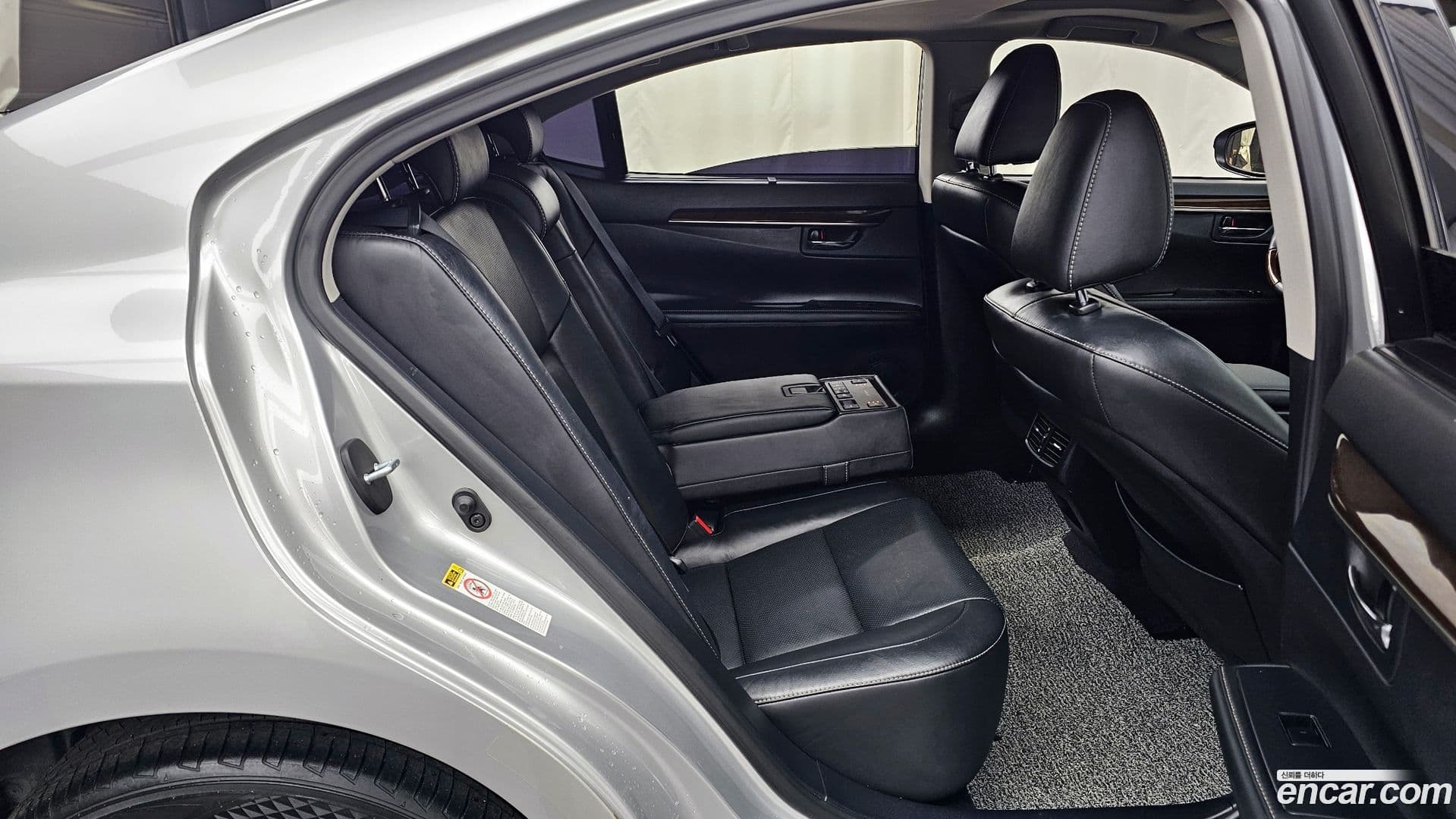 Main__Slider__Photo:ES Lexus 2015.1-11