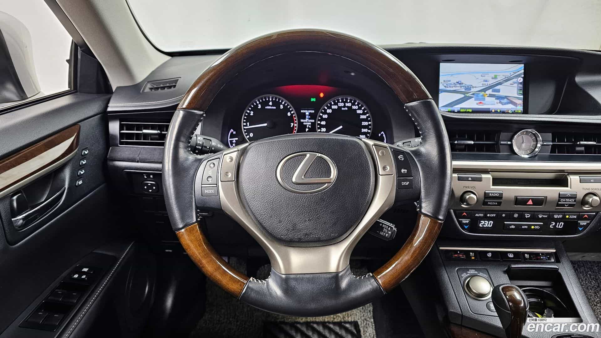 ES Lexus 2015.1-OPTION-017