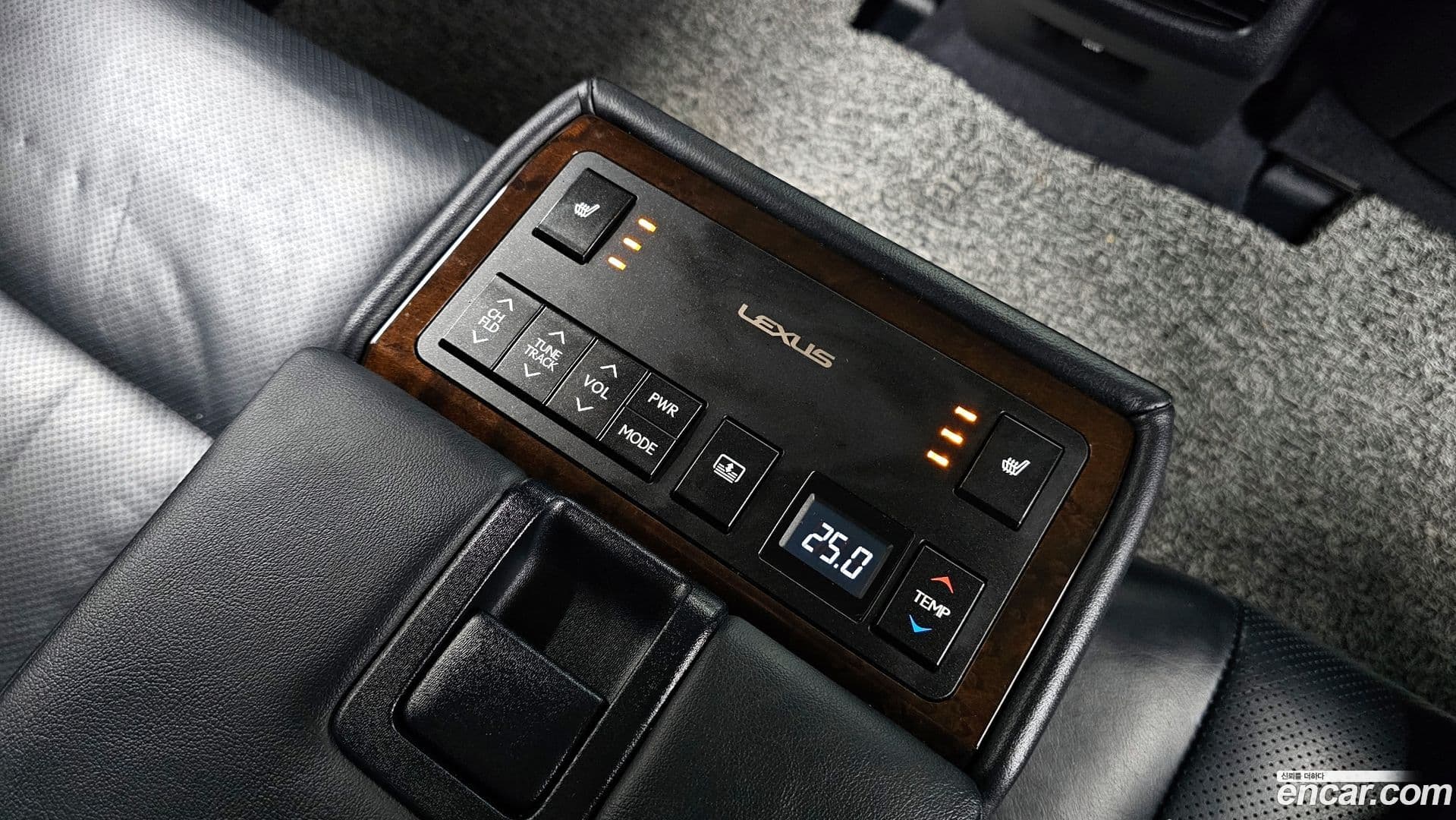 Main__Slider__Photo:ES Lexus 2015.1-17