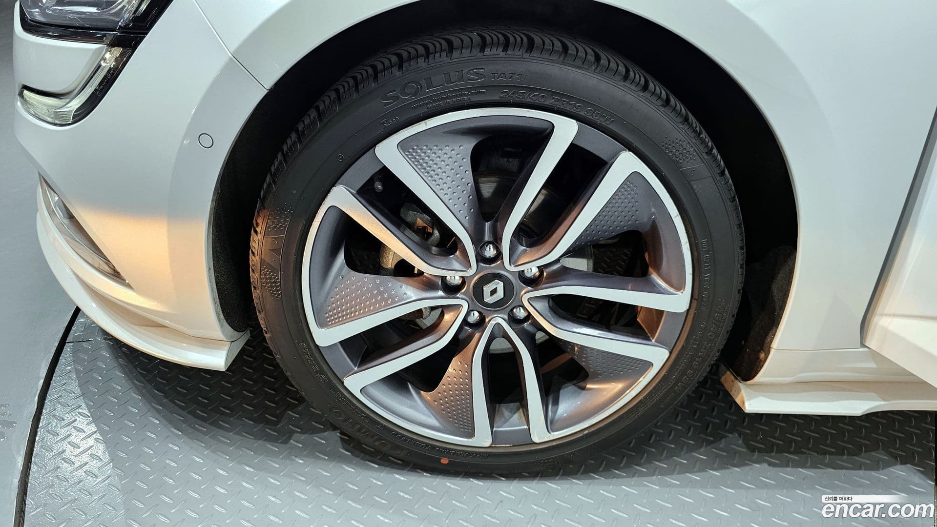 Main__Slider__Photo:SM6 Renault-KoreaSamsung 2016.5-4