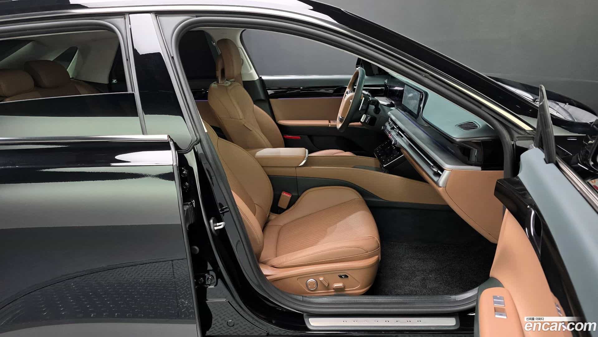 Grandeur Hyundai 2024.1-INNER-010