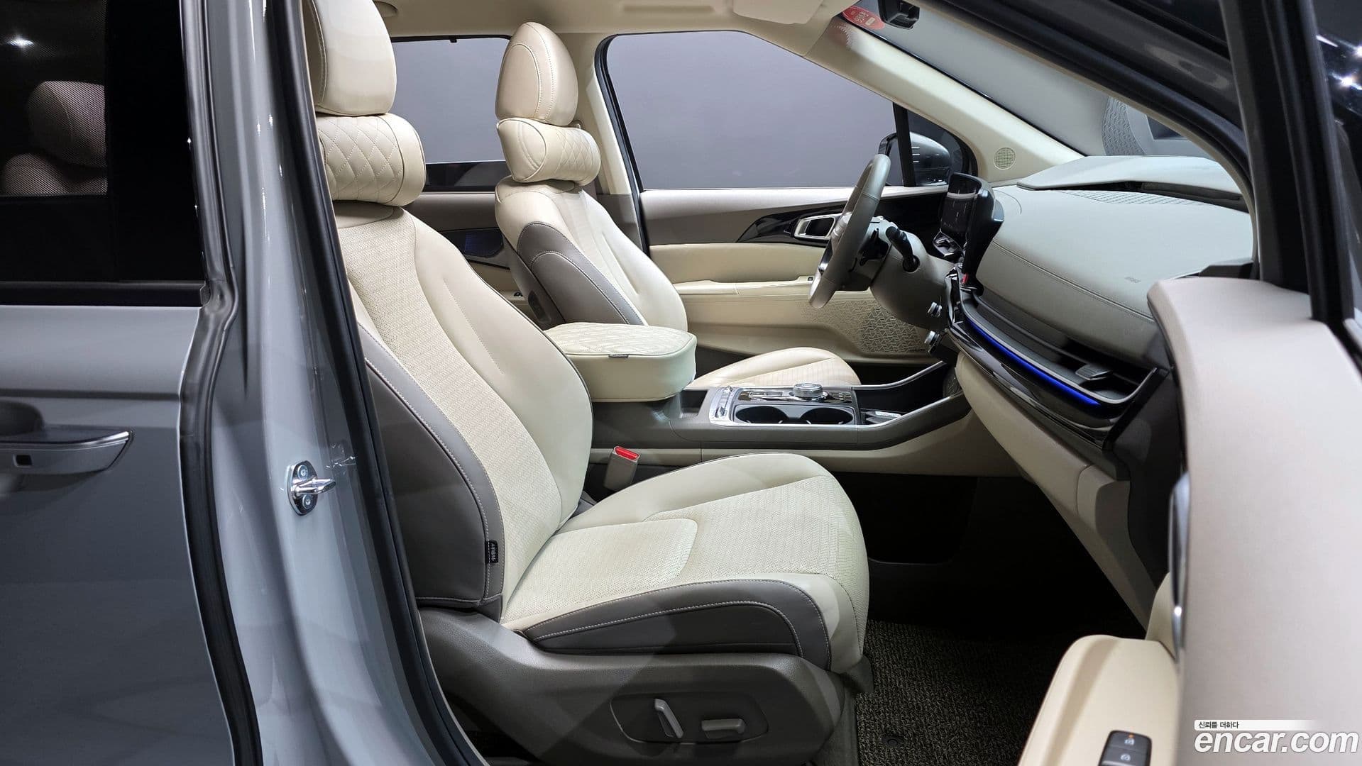 Main__Slider__Photo:Canival Kia 2024.11-9