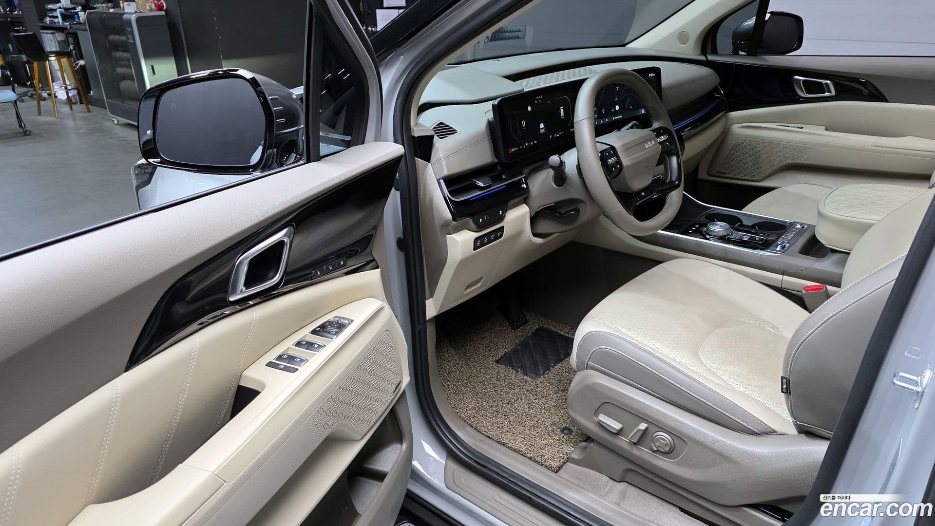 Main__Slider__Photo:Canival Kia 2024.11-10