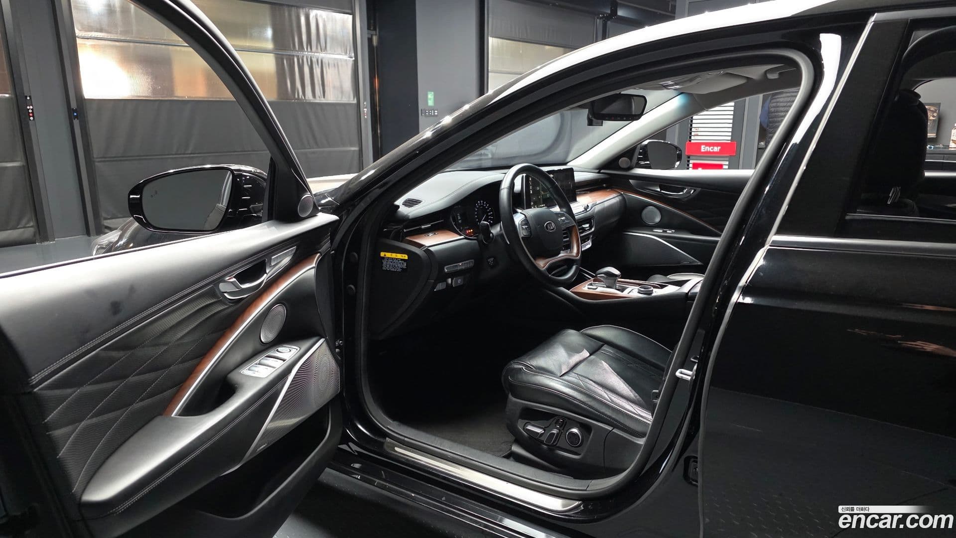 Main__Slider__Photo:K9 Kia 2018.6-9