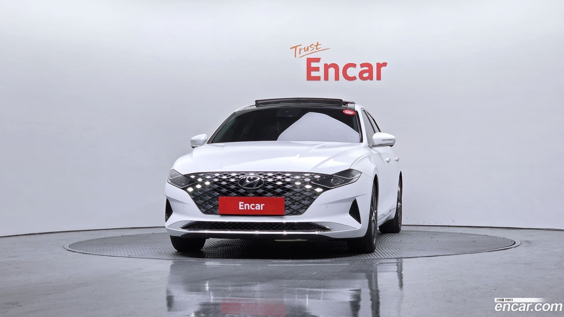 Main__Slider__Photo:Grandeur Hyundai 2020.5-2